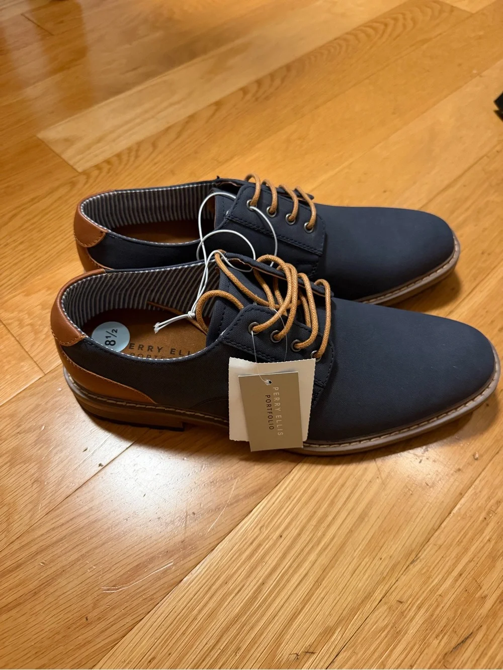 Perry Ellis Navy and Tan Casual Lace-Up Oxfords